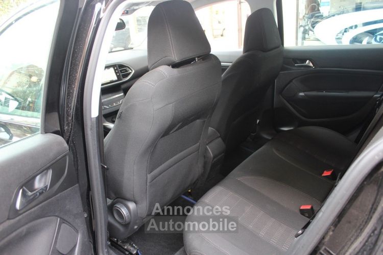 Peugeot 308 II 1.2 130 S&S ALLURE - <small></small> 7.990 € <small>TTC</small> - #6