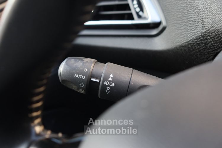 Peugeot 308 II 1.6 BlueHDI 120 Style BVM6 (GPS, Radars, Clim Bi-Zone) - <small></small> 10.990 € <small>TTC</small> - #33