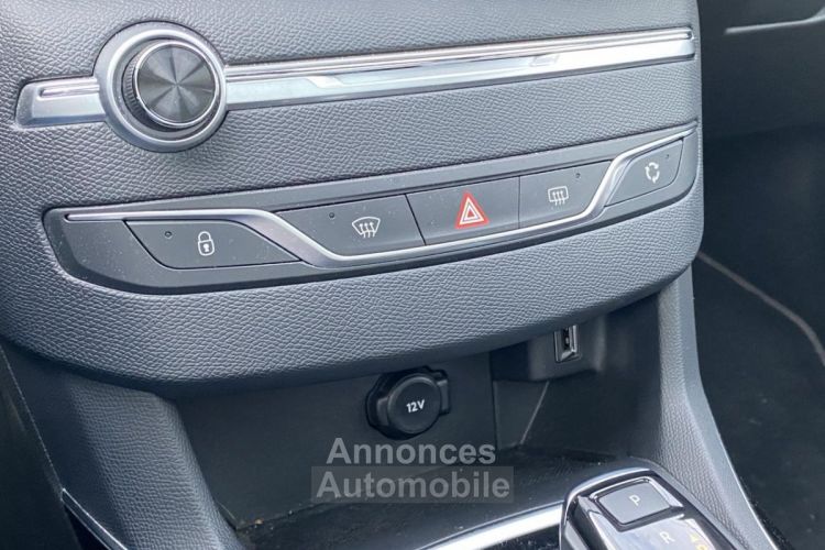 Peugeot 308 II (2) 1.2 PureTech S&S 130 EAT8 GT Pack TOIT PANO / BLACK PACK - <small></small> 16.900 € <small>TTC</small> - #29