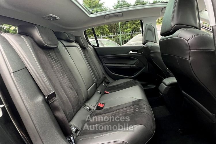 Peugeot 308 II FELINE 1.2 130 Cv PREMIERE MAIN / KEYLESS CAMERA TOIT PANO CRIT AIR 1 - GARANTIE 1 AN - <small></small> 10.870 € <small>TTC</small> - #17