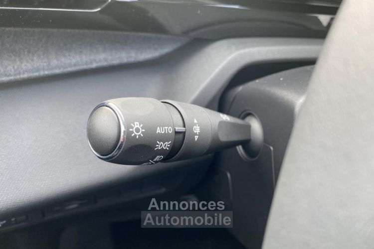 Peugeot 308 III 1.2 HYBRID 136 ALLURE e-DCS6 AVEC PACK VISION 360° / PACK ACCESS - <small></small> 28.900 € <small></small> - #33