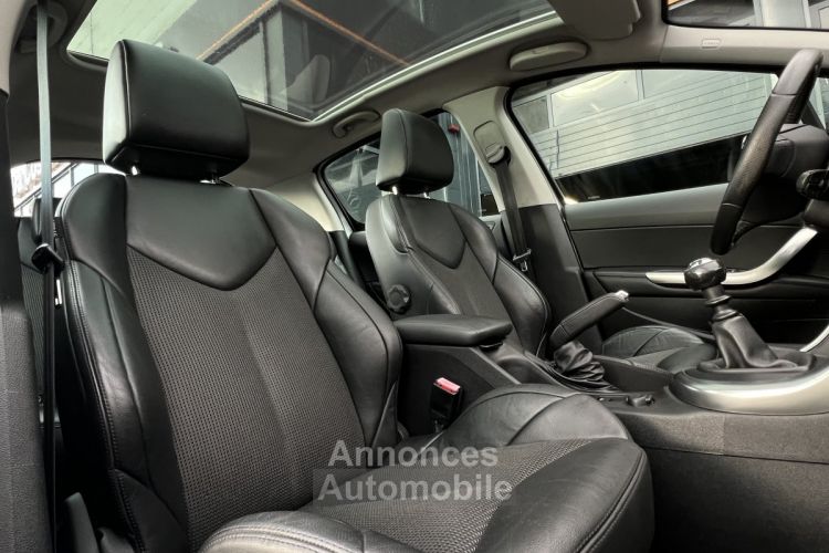 Peugeot 308 PHASE 2 FELINE 1.6 TURBO 156 GPS BLUETOOTH TOIT PANORAMIQUE CRIT AIR 1 - GARANTIE 1 AN - <small></small> 7.970 € <small>TTC</small> - #8