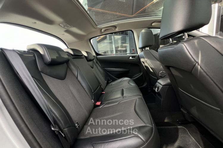 Peugeot 308 PHASE 2 FELINE 1.6 TURBO 156 GPS BLUETOOTH TOIT PANORAMIQUE CRIT AIR 1 - GARANTIE 1 AN - <small></small> 7.970 € <small>TTC</small> - #17