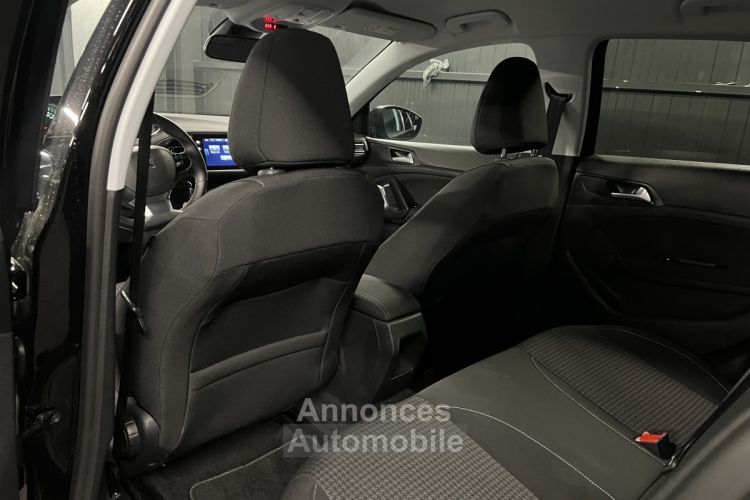 Peugeot 308 STYLE 1.2 110 Cv PREMIERE MAIN / 14 100 Kms ECRAN TACTILE CRIT AIR 1 - GARANTIE 1 AN - <small></small> 10.970 € <small>TTC</small> - #18