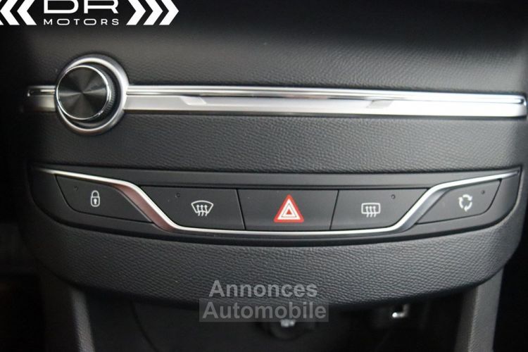 Peugeot 308 SW 1.2 Aut .PureTech ACTIVE - NAVI MIRROR LINK ICOCKPIT - <small></small> 15.495 € <small>TTC</small> - #24
