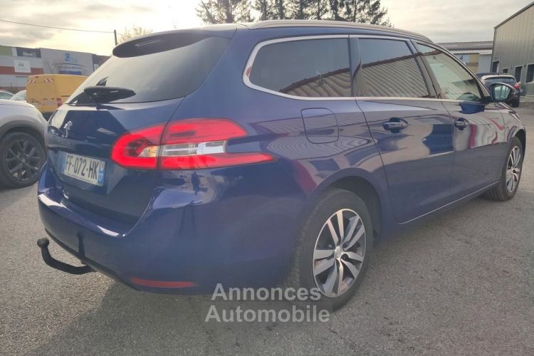 Peugeot 308 SW 1.2 puretech 130 eat8 allure, attelage, xénon, camera - <small></small> 12.990 € <small>TTC</small> - #2