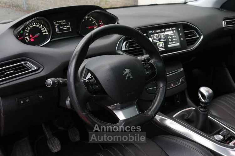 Peugeot 308 SW 1.2 PureTech 130 Féline BVM (Toit panoramique, Cuir, Camera) - <small></small> 8.990 € <small>TTC</small> - #18