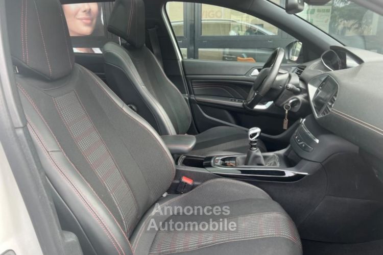 Peugeot 308 SW 1.2puretech 130CH GT LINE TOIT PANORAMIQUE + APPLE CARPLAY - <small></small> 12.790 € <small>TTC</small> - #12