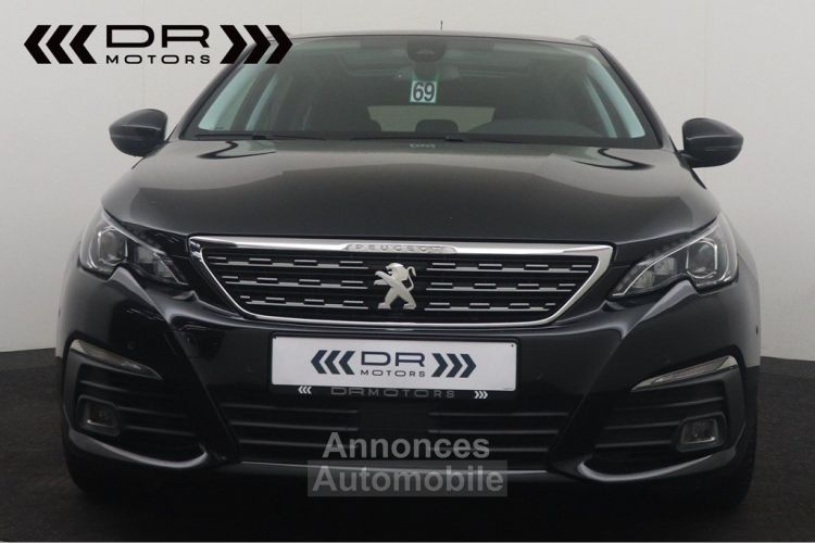 Peugeot 308 SW 1.5 BlueHDI EAT8 ALLURE - NAVIGATIE LEDER APPLE CARPLAY/ANDROID AUTO PANODAK ADAP CRUISE - <small></small> 14.995 € <small>TTC</small> - #2