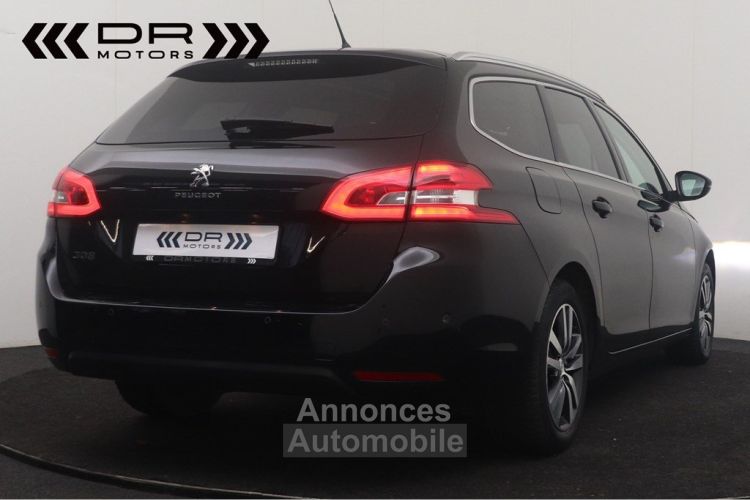 Peugeot 308 SW 1.5 BlueHDI EAT8 ALLURE - NAVIGATIE LEDER APPLE CARPLAY/ANDROID AUTO PANODAK ADAP CRUISE - <small></small> 14.995 € <small>TTC</small> - #5