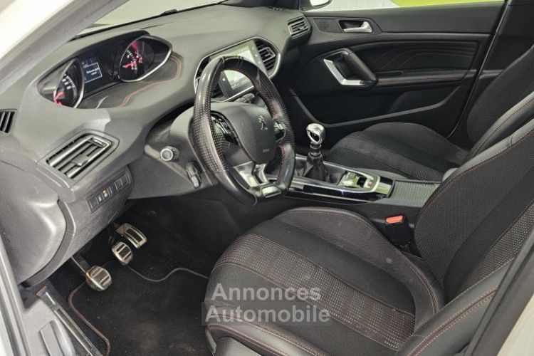 Peugeot 308 SW GT LINE 1.2 PURETECH 130 TOIT PANO APPLE CARPLAY CAMERA RADAR AV AR - <small></small> 10.990 € <small>TTC</small> - #13