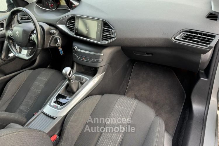 Peugeot 308 SW II 1.2 130CH ALLURE GARANTIE 6 MOIS ATTELAGE - <small></small> 7.990 € <small>TTC</small> - #12