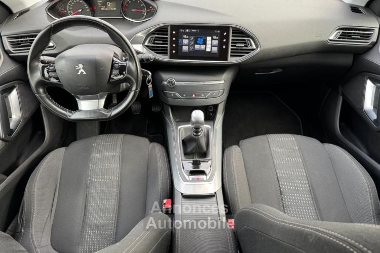 Peugeot 308 SW II 1.2 130CH ALLURE GARANTIE 6 MOIS ATTELAGE - <small></small> 7.990 € <small>TTC</small> - #18