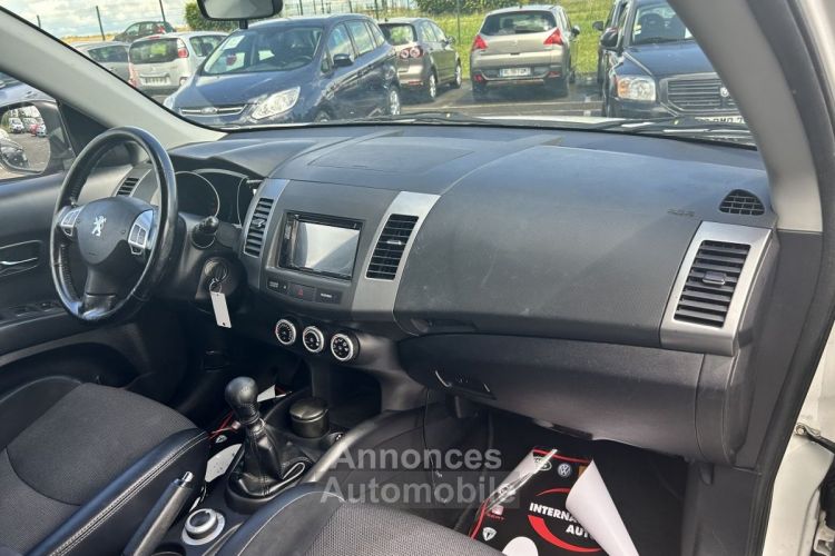 Peugeot 4007 2.2 HDI 16V FAP PREMIUM - <small></small> 9.690 € <small>TTC</small> - #14