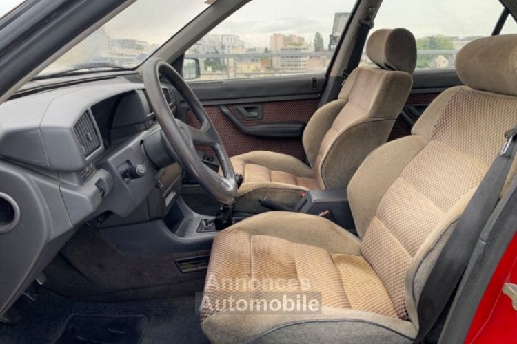 Peugeot 405 BERLINE MI-16 1.9 I 160 - <small></small> 6.900 € <small>TTC</small> - #17