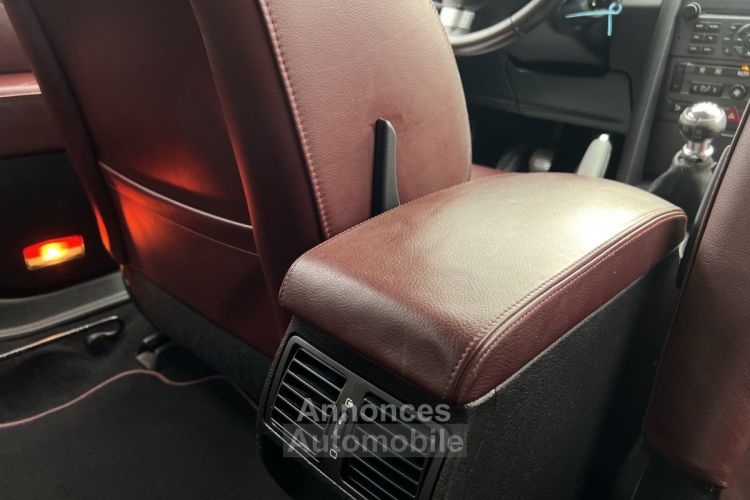 Peugeot 407 COUPE FELINE 2.2 16V 163 Cv 1ERE MAIN JBL INTERIEUR CUIR REGULATEUR BVM6 - GARANTIE 1 AN - <small></small> 7.970 € <small>TTC</small> - #19