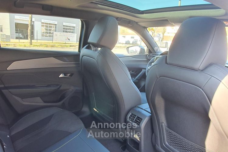 Peugeot 408 GT HYBRID 225 E-EAT8 PHEV Toit Ouvrant - Attelage - <small></small> 39.990 € <small>TTC</small> - #15