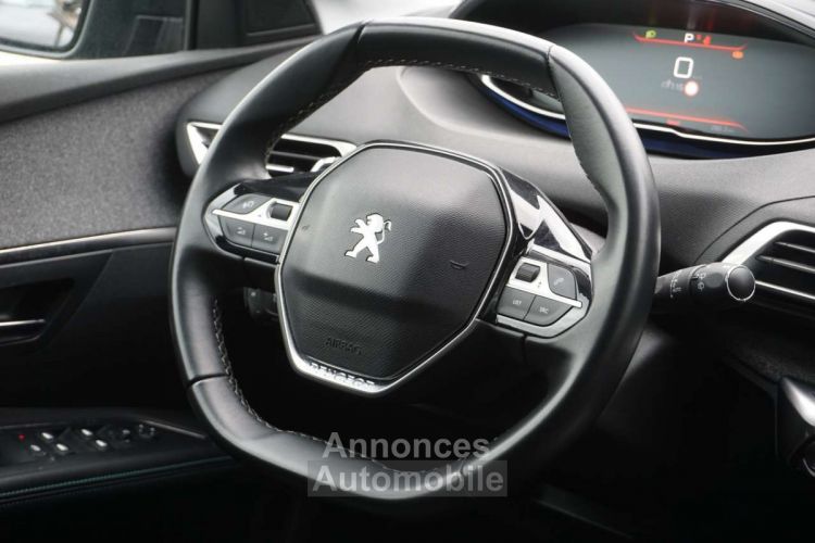 Peugeot 5008 1.2 PureTech ALLURE 7 PLACES Bte AUTO CAM COCKPIT - <small></small> 21.990 € <small>TTC</small> - #13