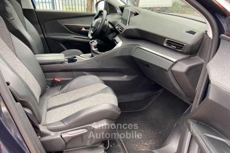 Peugeot 5008 1.5 BlueHDI 130 ALLURE 7PL - <small></small> 18.450 € <small>TTC</small> - #18