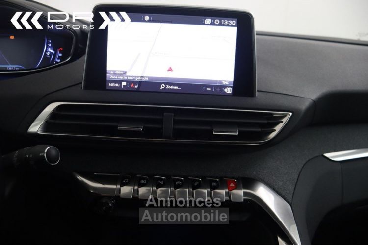 Peugeot 5008 1.5BlueHDI 7 PLAATSEN - ALLURE S&S LEDER NAVI Apple Carplay/Android PANODAK - <small></small> 21.995 € <small>TTC</small> - #18