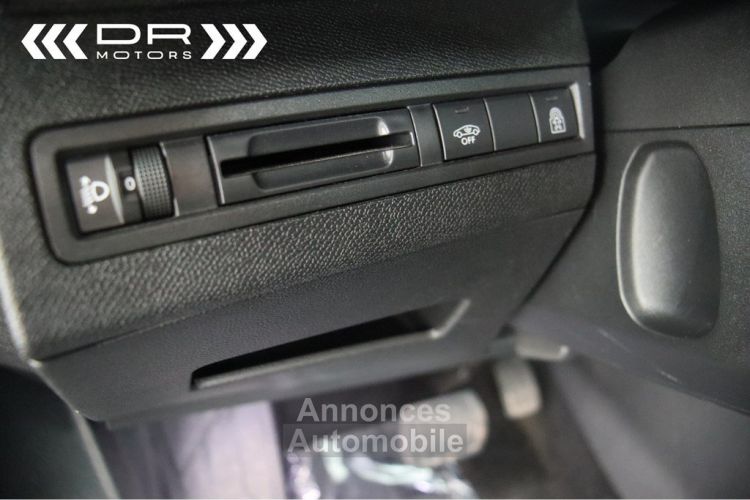 Peugeot 5008 1.5BlueHDI 7 PLAATSEN - ALLURE S&S LEDER NAVI Apple Carplay/Android PANODAK - <small></small> 21.995 € <small>TTC</small> - #40