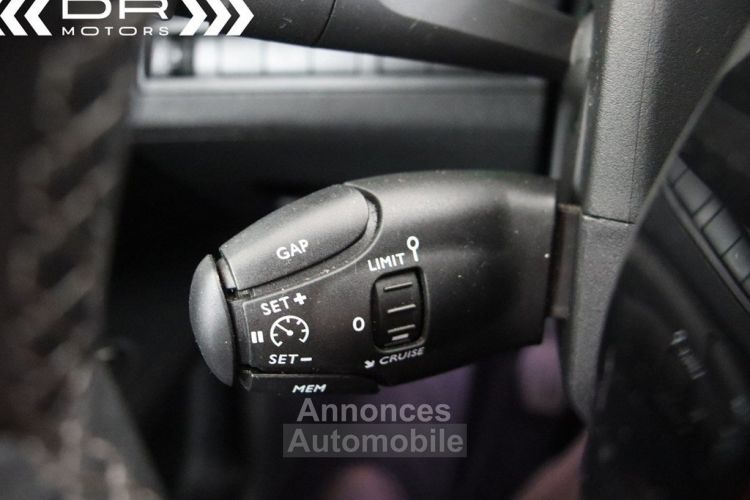 Peugeot 5008 1.5BlueHDI ALLURE - NAVI 7 PLAATSEN ADAPTIVE CRUISE KEYLESS PANODAK - <small></small> 19.495 € <small>TTC</small> - #32