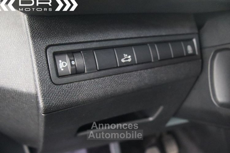 Peugeot 5008 1.5BlueHDI ALLURE - NAVI 7 PLAATSEN ADAPTIVE CRUISE KEYLESS PANODAK - <small></small> 19.495 € <small>TTC</small> - #38