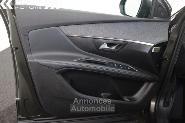 Peugeot 5008 1.5BlueHDI ALLURE - NAVI 7 PLAATSEN ADAPTIVE CRUISE KEYLESS PANODAK - <small></small> 19.495 € <small>TTC</small> - #41