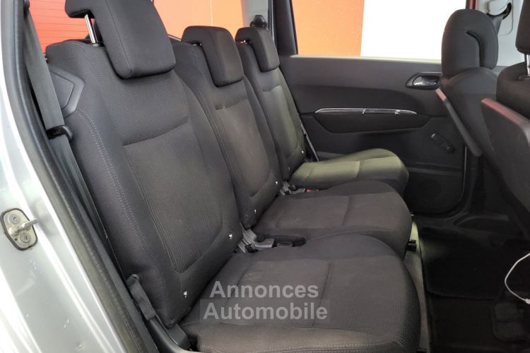 Peugeot 5008 1.6 HDI 112 7 PLACES + BARRES DE TOIT - <small></small> 7.890 € <small>TTC</small> - #29