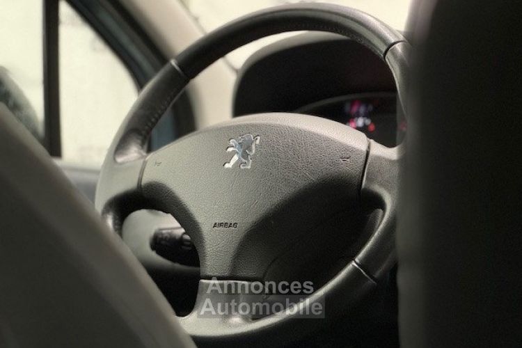 Peugeot 5008 1.6 HDI 112CH STYLE II 7 PLACES * CLIM / REGUL / ATTELAGE / RADAR DE RECUL * 7PL - <small></small> 6.990 € <small>TTC</small> - #13