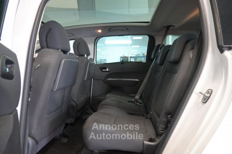 Peugeot 5008 1.6 HDi 115ch FAP BVM6 Allure 7pl - <small></small> 6.856 € <small>TTC</small> - #12