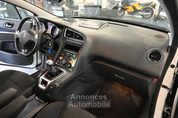 Peugeot 5008 1.6 HDi 115ch FAP BVM6 Allure 7pl - <small></small> 6.856 € <small>TTC</small> - #18