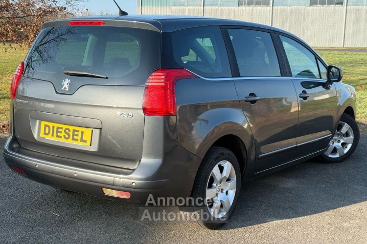 Peugeot 5008 Boite AUTO 1.6 e-HDI 112ch (6 cv) Turbo FAP BVA6 places Gris BLUE LION Active 2012 - <small></small> 6.500 € <small>TTC</small> - #2