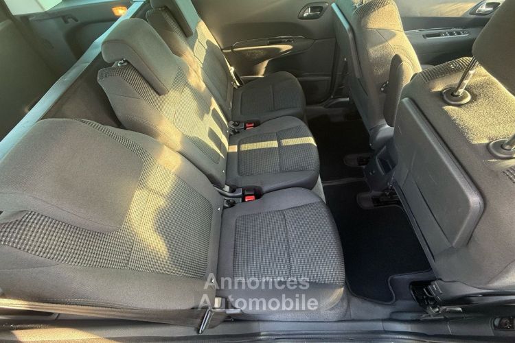 Peugeot 5008 Boite AUTO 1.6 e-HDI 112ch (6 cv) Turbo FAP BVA6 places Gris BLUE LION Active 2012 - <small></small> 6.500 € <small>TTC</small> - #9