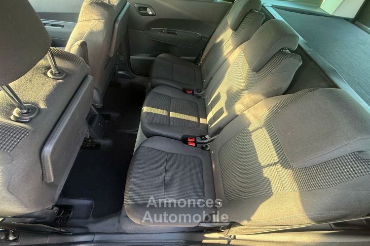 Peugeot 5008 Boite AUTO 1.6 e-HDI 112ch (6 cv) Turbo FAP BVA6 places Gris BLUE LION Active 2012 - <small></small> 6.500 € <small>TTC</small> - #10