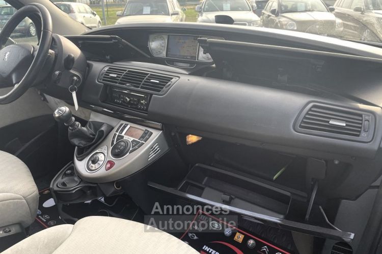 Peugeot 807 2.2 HDI170 PREMIUM PACK - <small></small> 9.490 € <small>TTC</small> - #17