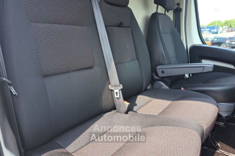 Peugeot Boxer 333 L2H2 2.2 BLUEHDI 140 ASPHALT 3PL - <small></small> 22.788 € <small>TTC</small> - #4