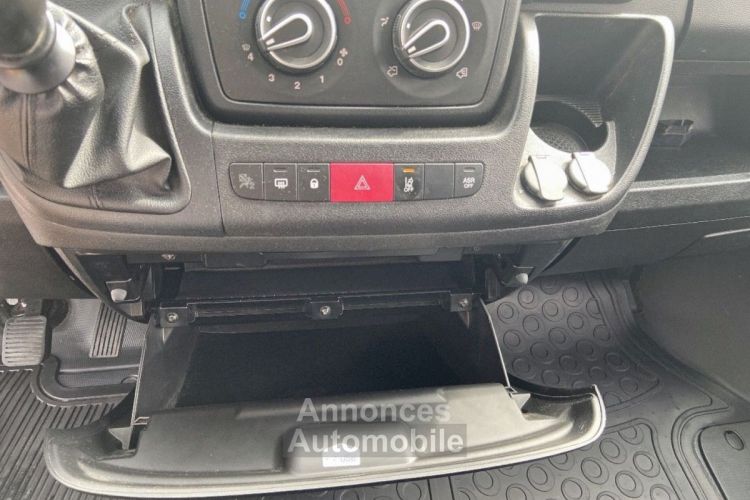 Peugeot Boxer 333 L3H2 BlueHDi 140 BV6 ASPHALT GPS Caméra Galerie Bois - <small></small> 24.950 € <small>TTC</small> - #27