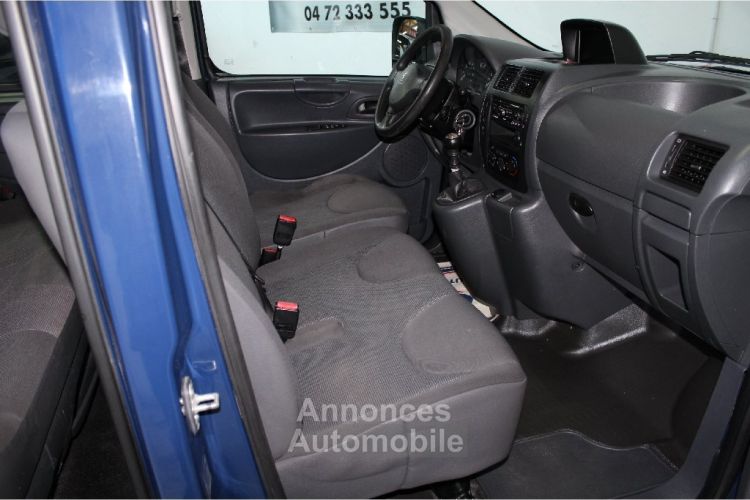 Peugeot EXPERT CABINE 6 PLACES L1H1 2.0 HDI 125 FAP Navigation - <small></small> 14.990 € <small>TTC</small> - #4