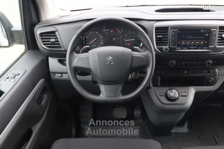 Peugeot EXPERT COMBI 2.0 BLUEHDI 180 CH L2 PL TN EAT 8 + CARPLAY CAMERA DE RECUL - <small></small> 37.489 € <small>TTC</small> - #17