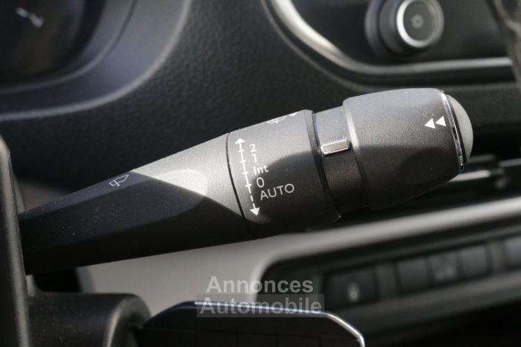 Peugeot EXPERT L1H1 2.0 BlueHDI 150 Sport BVM (1ère main, Camera, Attelage) - <small></small> 29.990 € <small>TTC</small> - #24