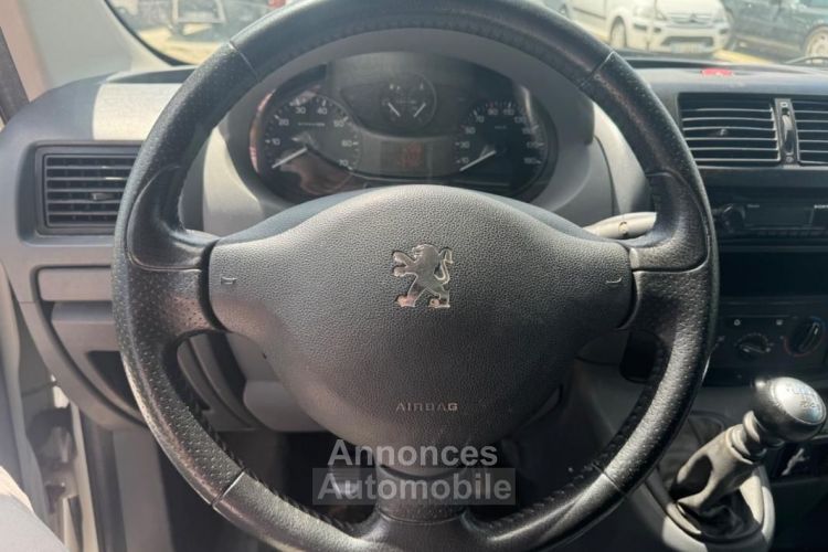 Peugeot EXPERT VU 2.0 HDI 128 ch - <small></small> 8.989 € <small>TTC</small> - #19