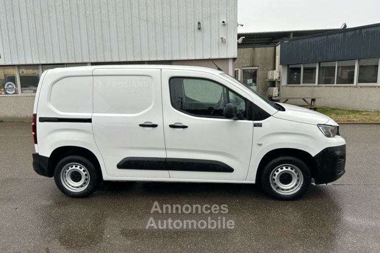 Peugeot Partner 12500 ht 1.2 110cv distribution neuve - <small></small> 15.000 € <small>TTC</small> - #2