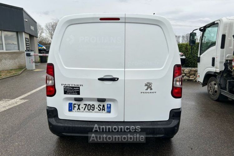 Peugeot Partner 12500 ht 1.2 110cv distribution neuve - <small></small> 15.000 € <small>TTC</small> - #4