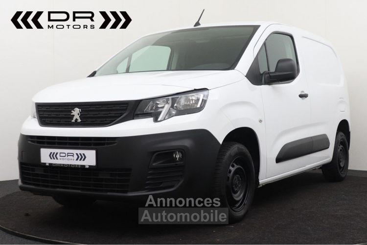 Peugeot Partner 1.5HDI - AIRCO -PDC ACHTERAAN CRUISE CONTROL - <small></small> 17.995 € <small>TTC</small> - #1