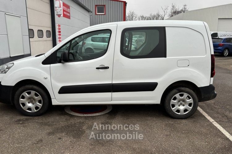 Peugeot Partner 1.6 HDI 90 CTTE L2 / UTILITAIRE / 1E MAIN/ 3 PLACES / DISTRI2025 / 4 PNEUS NEUFS - <small></small> 9.490 € <small>TTC</small> - #8