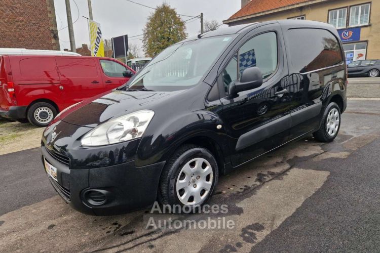 Peugeot Partner 1.6 HDI 90 Utilitaire 3 Places A-C - <small></small> 7.450 € <small>TTC</small> - #1