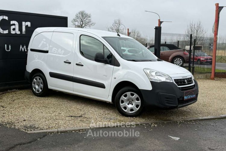 Peugeot Partner 3 sièges 86.000 km GPS Capt. arrière - <small></small> 10.990 € <small>TTC</small> - #2