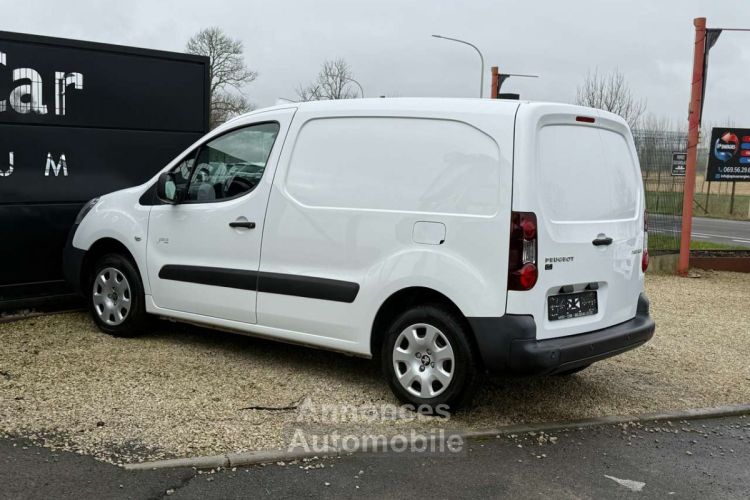 Peugeot Partner 3 sièges 86.000 km GPS Capt. arrière - <small></small> 10.990 € <small>TTC</small> - #3