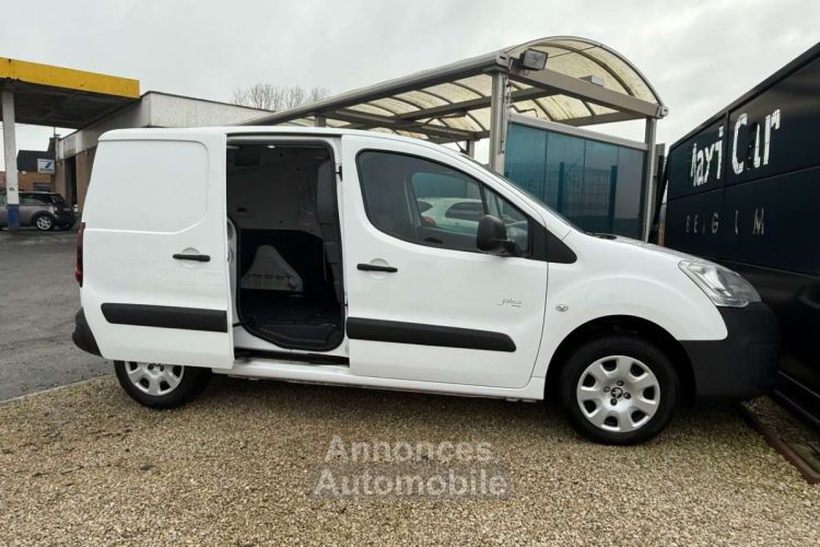 Peugeot Partner 3 sièges 86.000 km GPS Capt. arrière - <small></small> 10.990 € <small>TTC</small> - #6